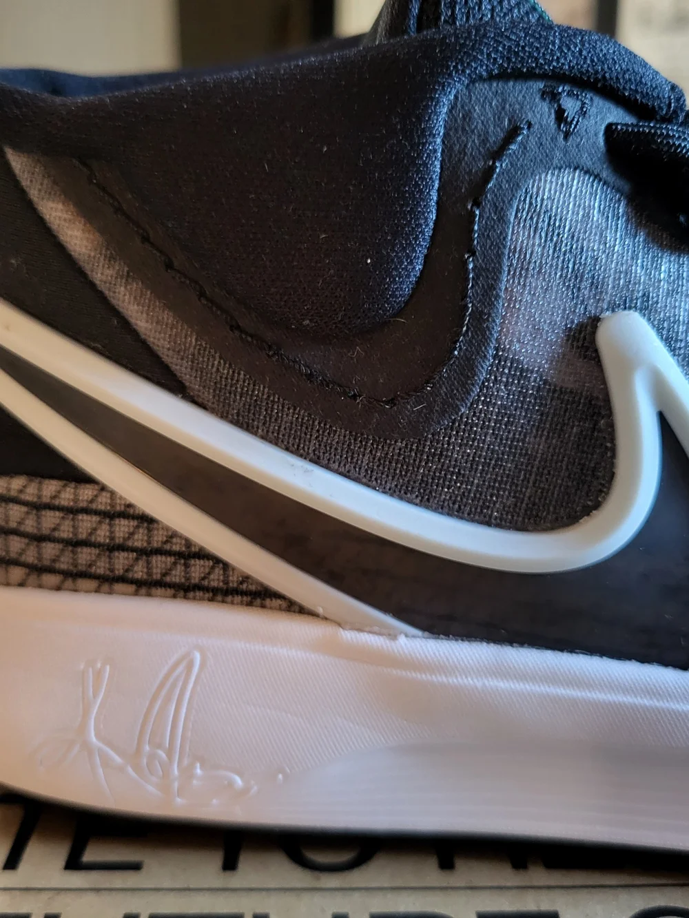 *NEW* Nike Kyrie 8 GO (GS) Black/White Light Manta Size 7Y Women's 8.5 with Box